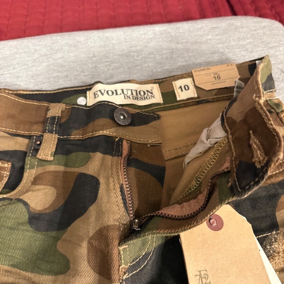 Evolution In Design Pants - Picture 6 of 10